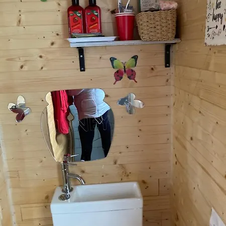 Captivating 1-bed Cabin In